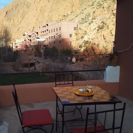 Riad Pizzeria Marhaba Akhendachou n'Ait Ouffi Exterior foto
