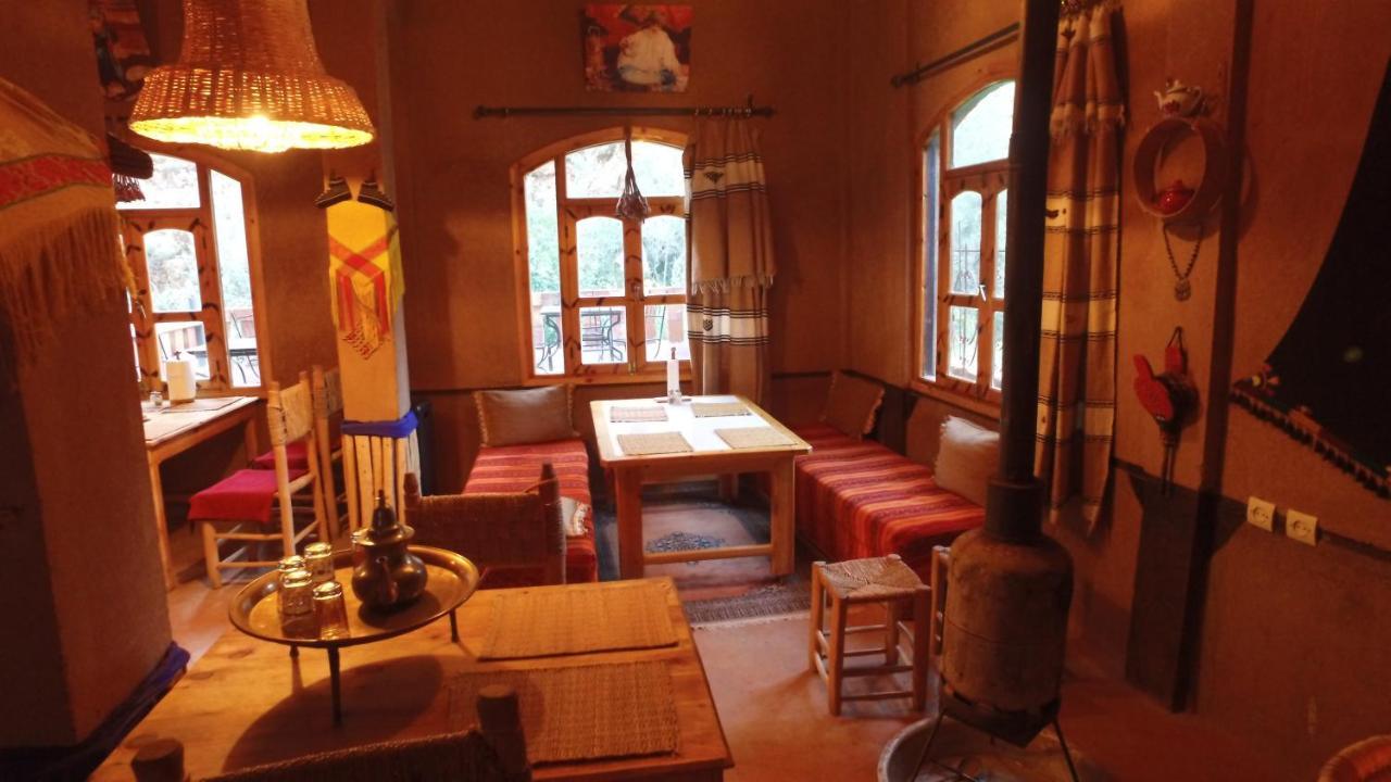 Riad Pizzeria Marhaba Akhendachou n'Ait Ouffi Exterior foto