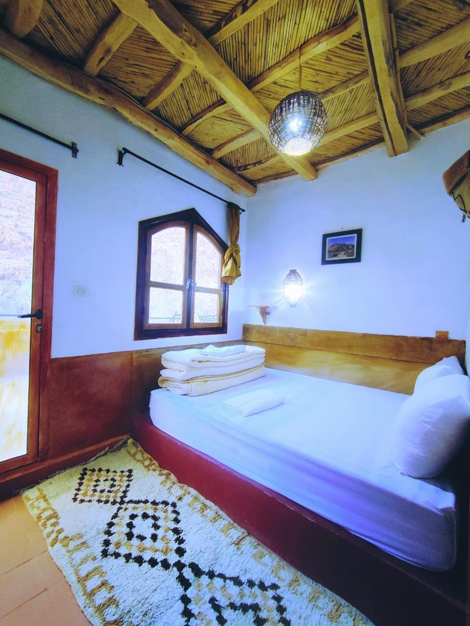 Riad Pizzeria Marhaba Akhendachou n'Ait Ouffi Exterior foto