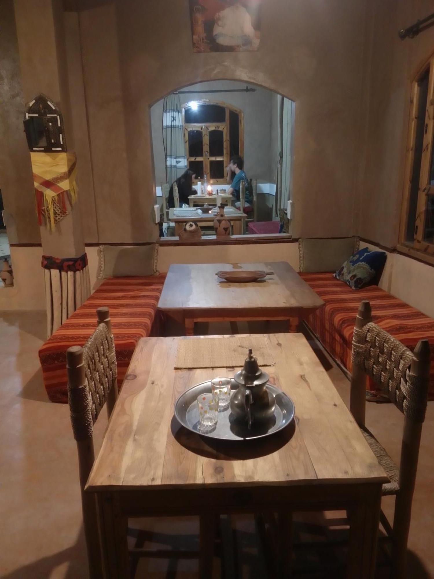 Riad Pizzeria Marhaba Akhendachou n'Ait Ouffi Exterior foto