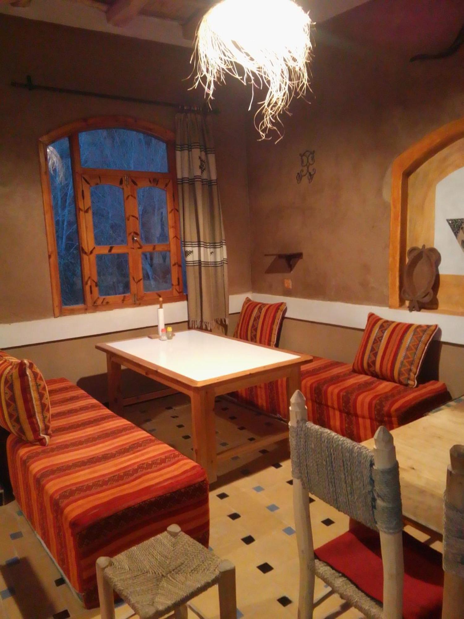 Riad Pizzeria Marhaba Akhendachou n'Ait Ouffi Exterior foto